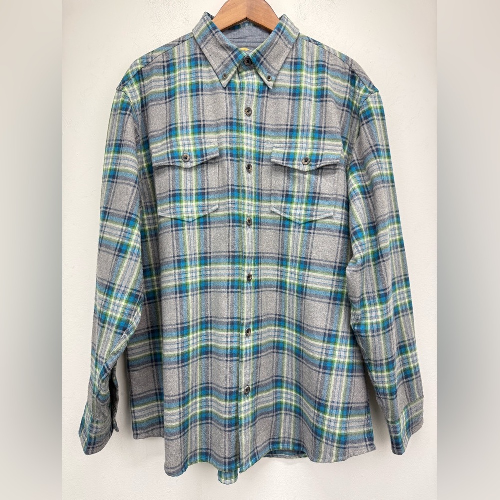Bob Timberlake size Large Men’s Gray Blue Green Plaid Button Down Flannel Shirt